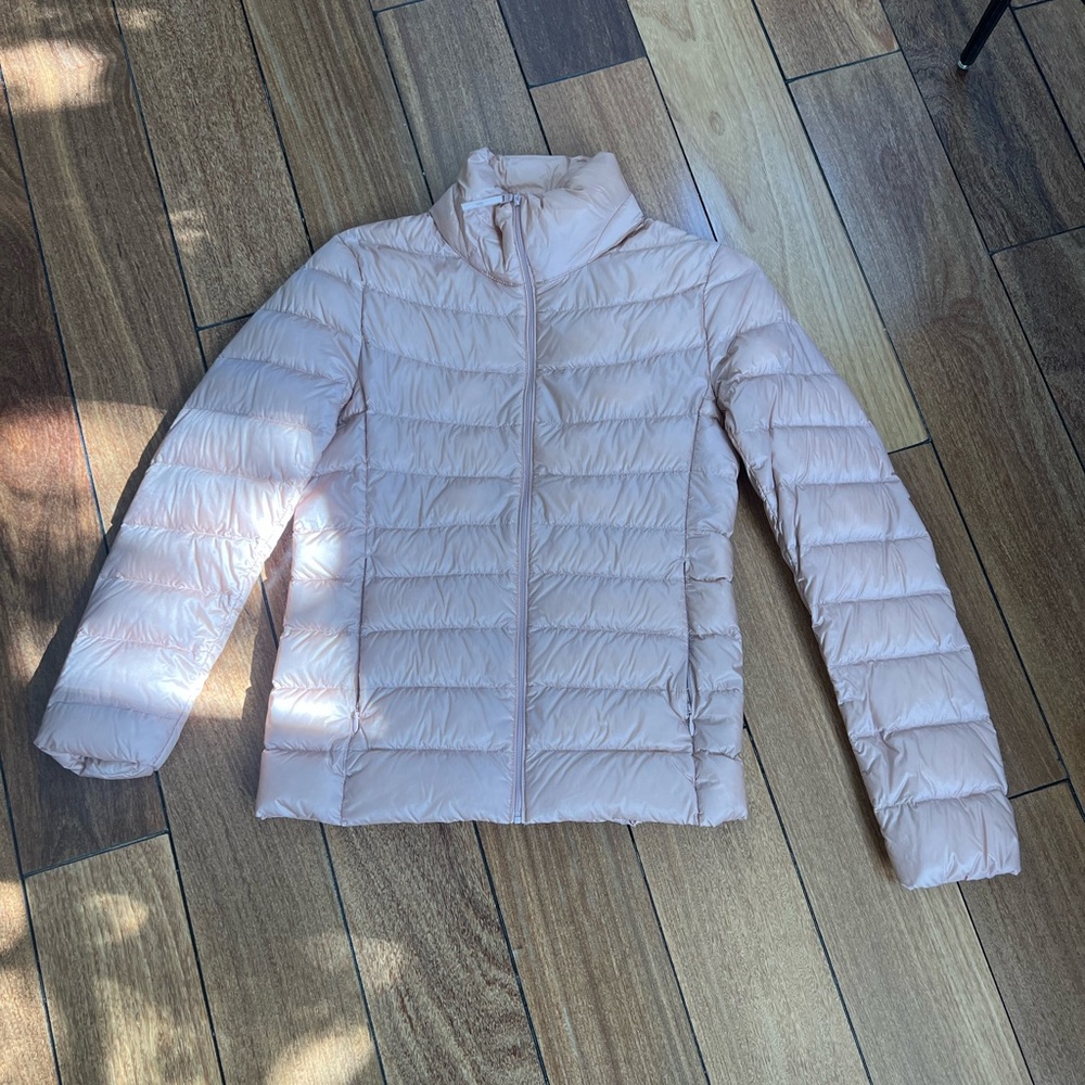 Uniqlo Women's Light Pink Puffer Jacket
